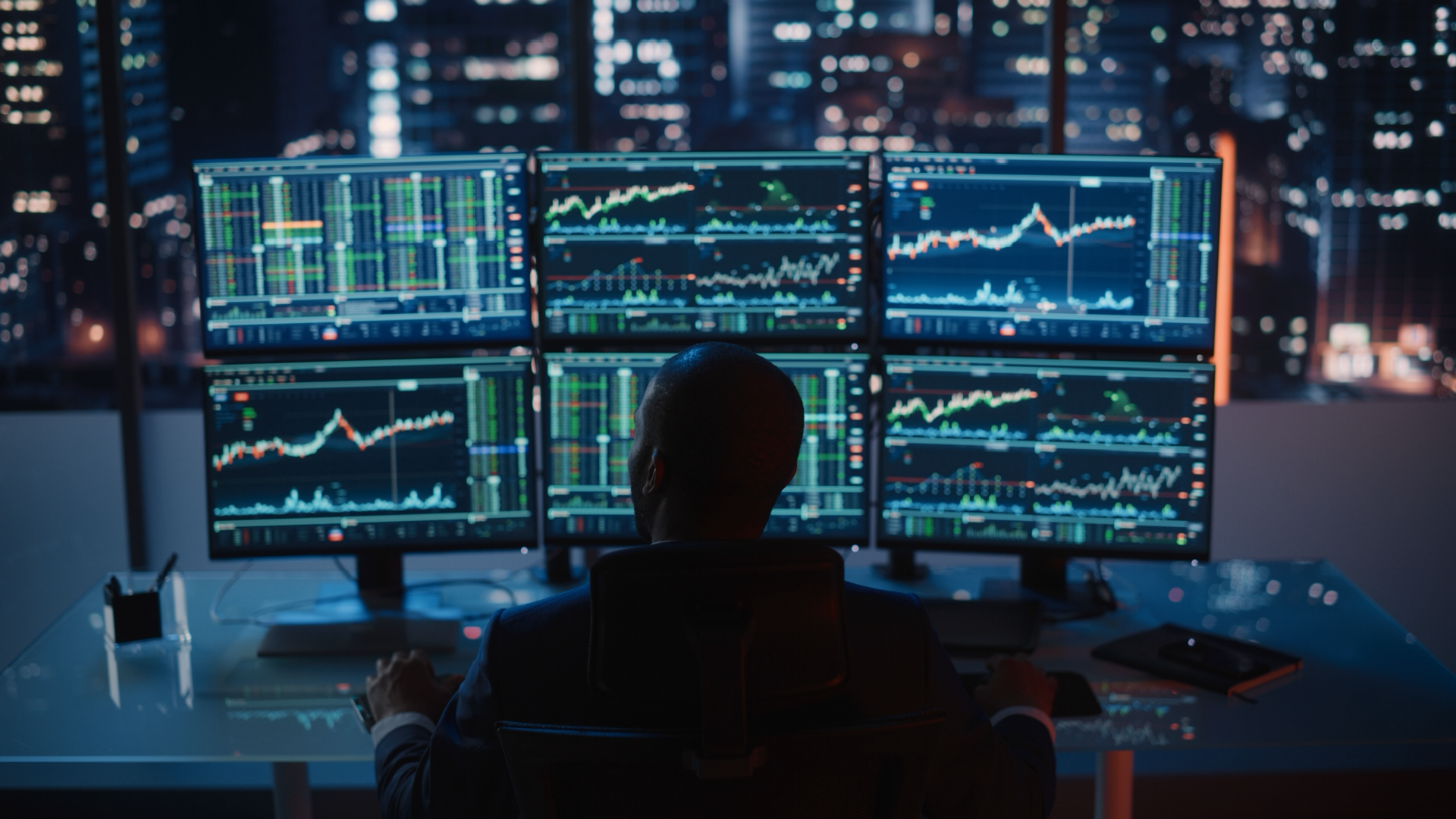 How a financial services firm saved $900K via cloud modernization